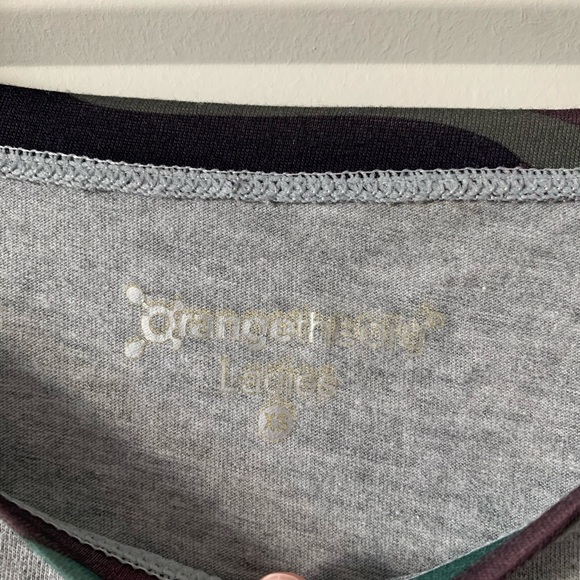 ❗️SOLD❗️Orangetheory Camo 3/4 Sleeve Top Size XS - Picture 5 of 7